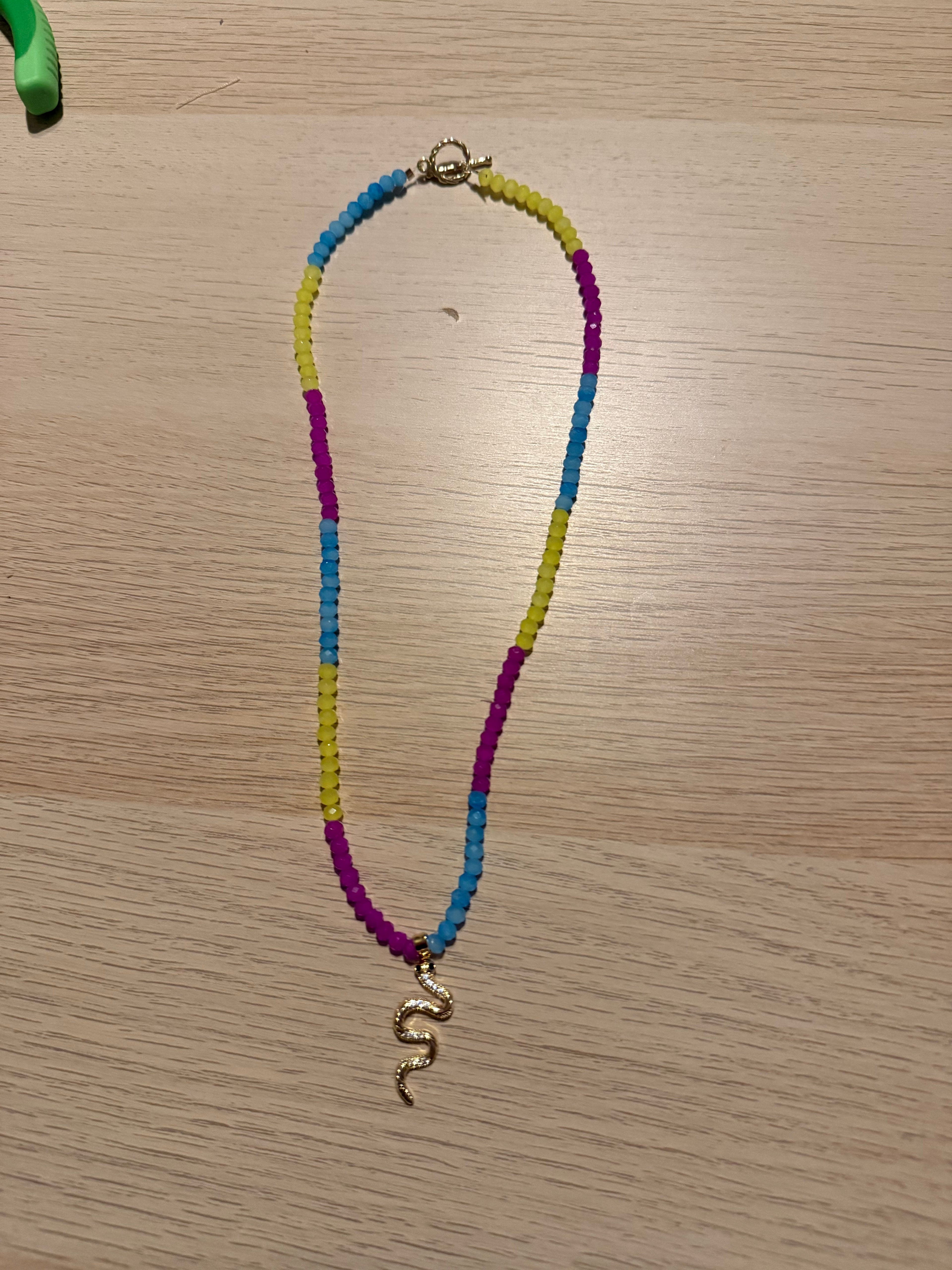 Dainty pendant necklace