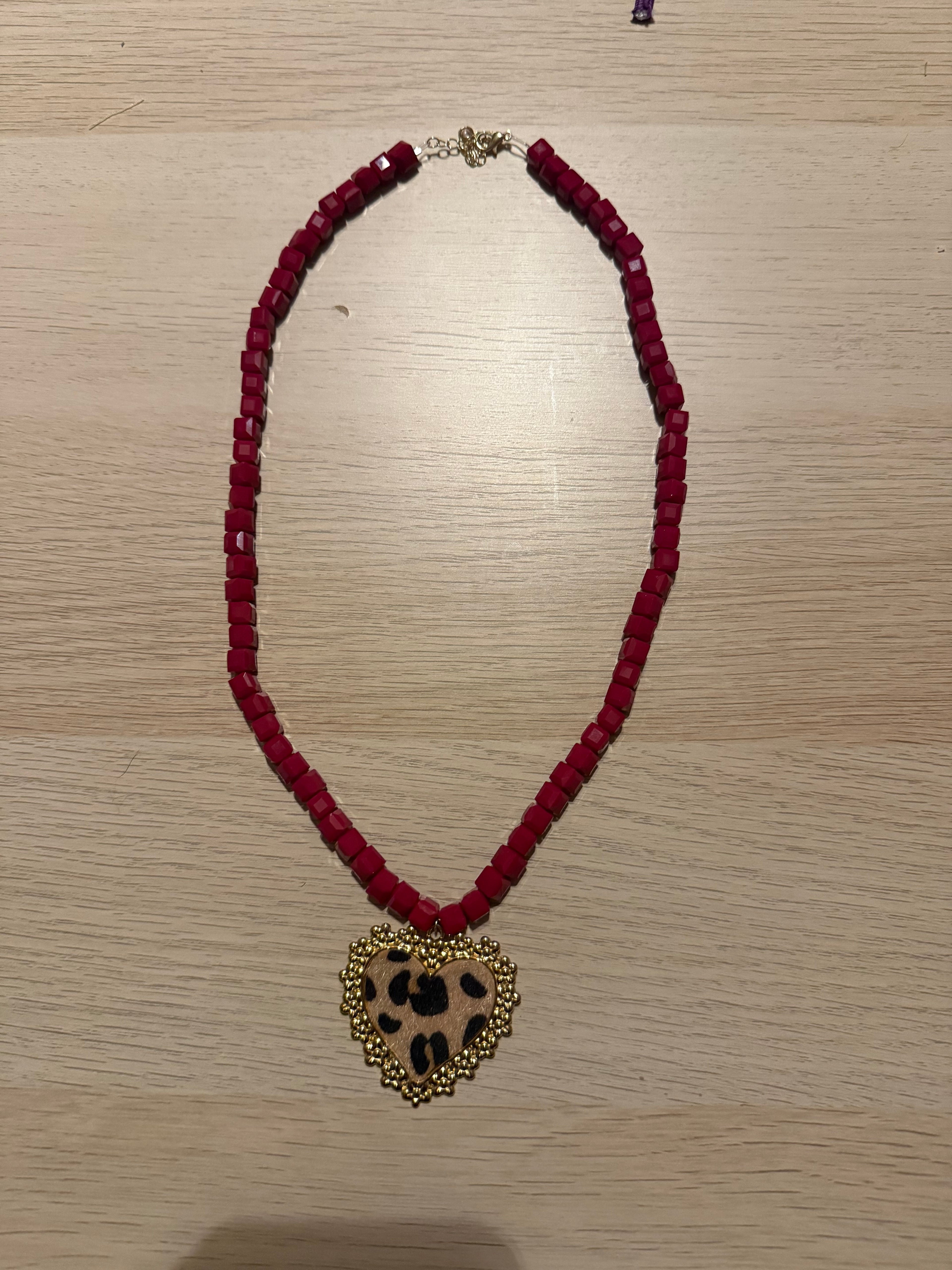 Pendant necklace